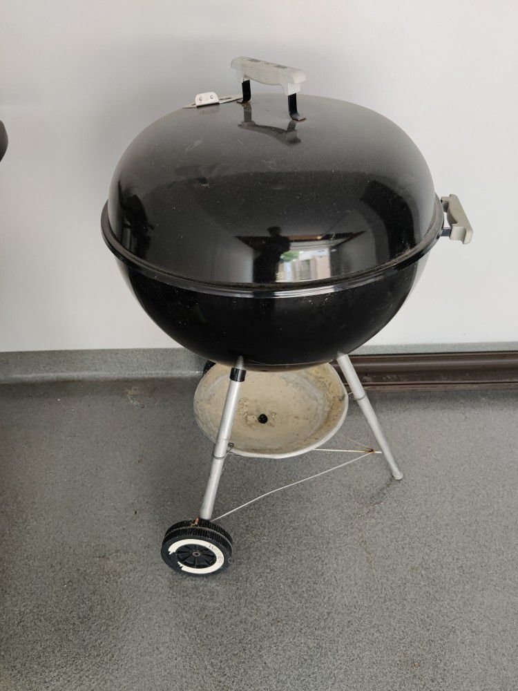 22" 22 Inches Weber Charcoal Grill BBQ