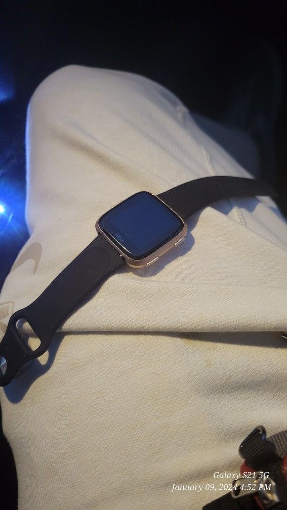 Fitbit Versa 2