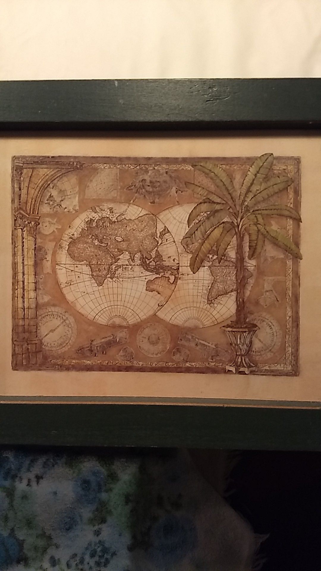 2 Framed world maps