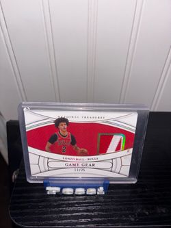 Panini national treasures chicago bulls Lonzo ball patch /25