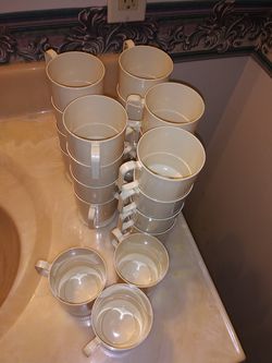 Plastic cups household over 20 cups
