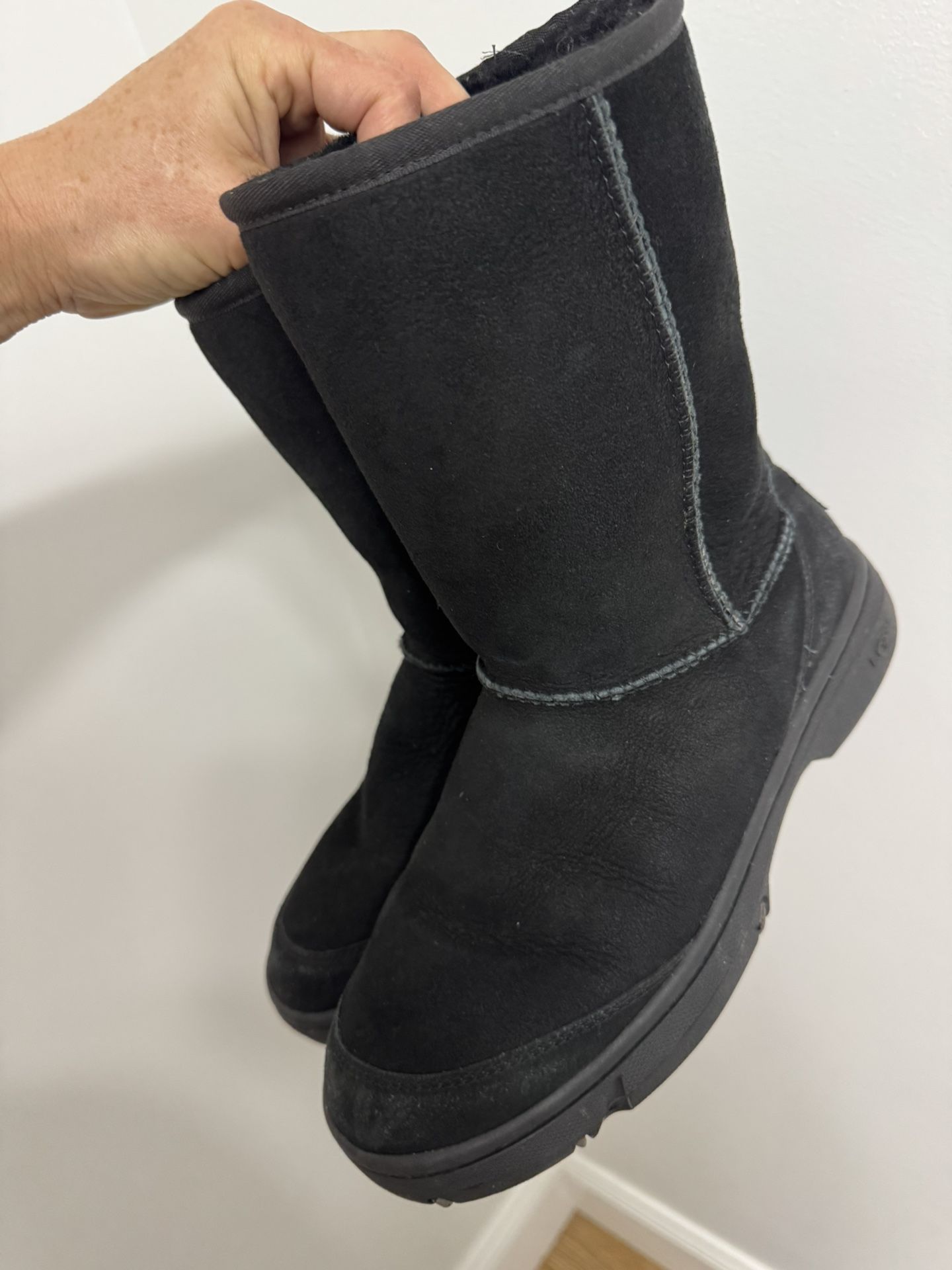 Ugg Boots Size 9 Women Only Used Few Times Very Clean