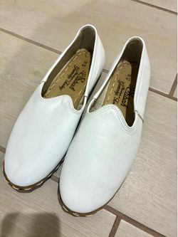 Men white slippers/loafers size 11