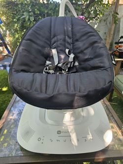 4Moms swing, rocker, music player