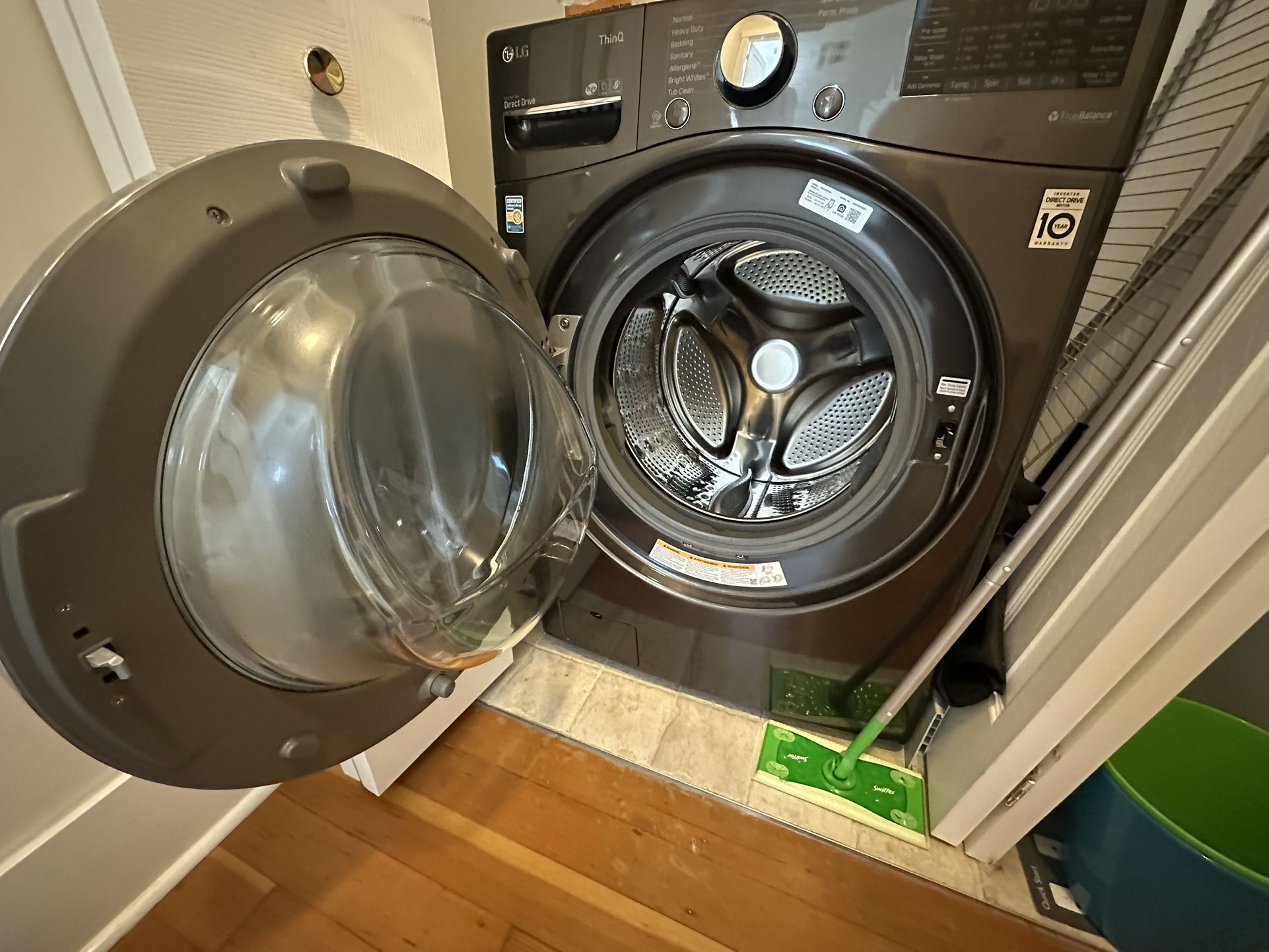 LG 4.5 Cf Combo Washer/dryer (ventless)