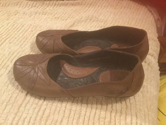 Born shoes size 9