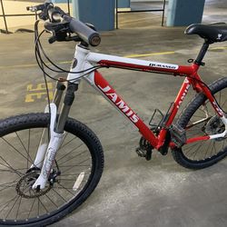 Jamis Durango  21 speed medium size lightweight aluminum frame with mechanical disc brakes