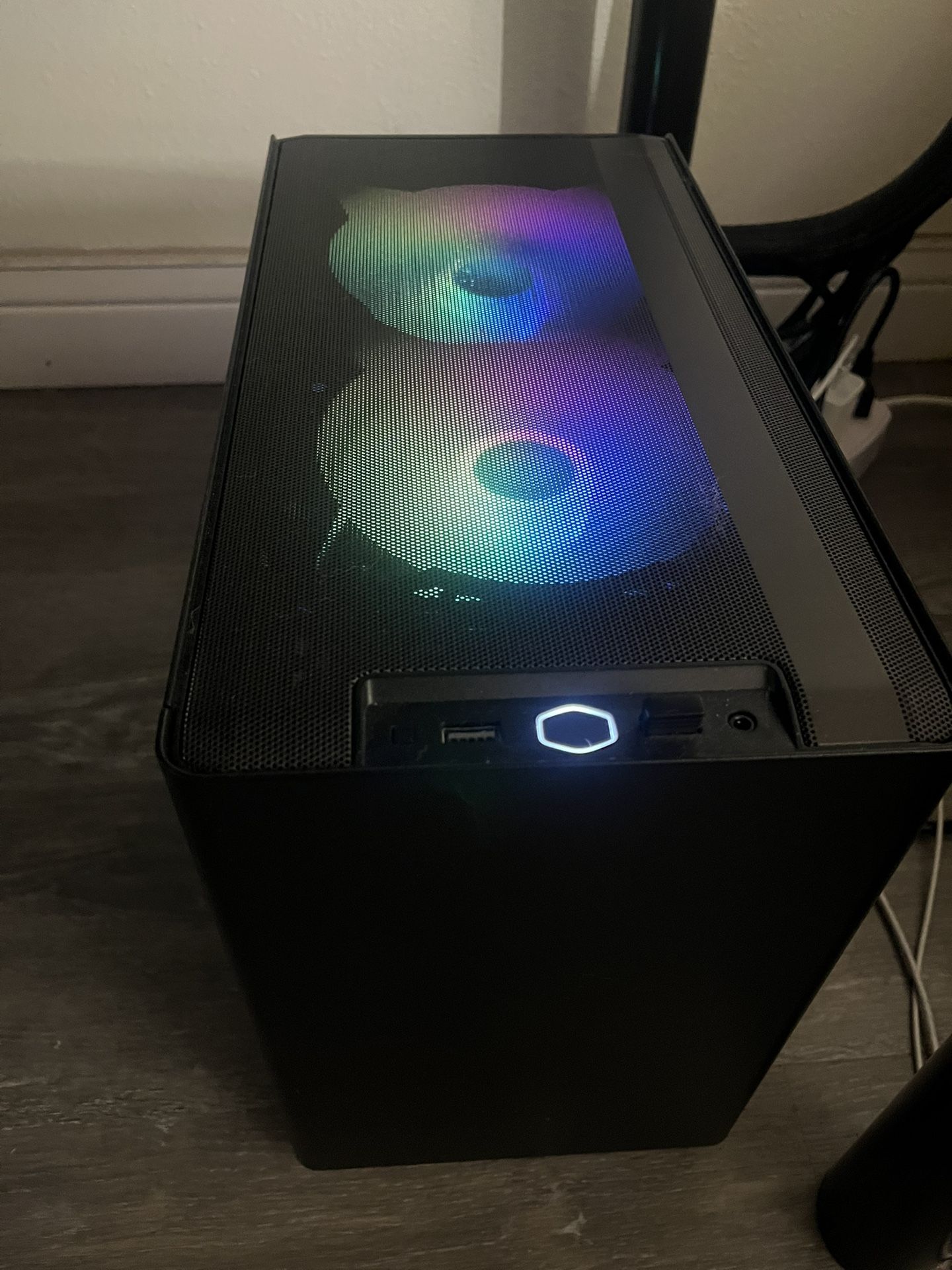 Compact ITX Gaming / Streaming PC - Ryzen 5 7600X / RTX 4070 Super / 32 GB DDR5 2TB NVMe