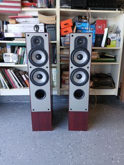 Paradigm Monitor 7 V2 tomer speakers