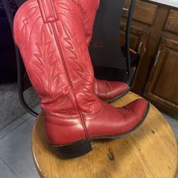Nocona size 7 Women’s Red Vintage Boots 