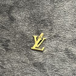 18k Saudi Gold LV Pendant