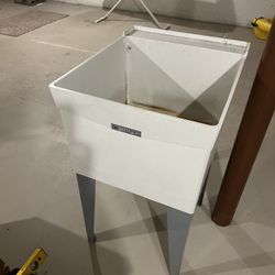 Heavy Duty Laundry Tub - Great Deal!