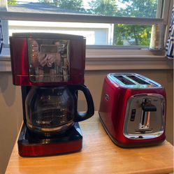 Mr Coffee Maker & Matching Oyster Toaster
