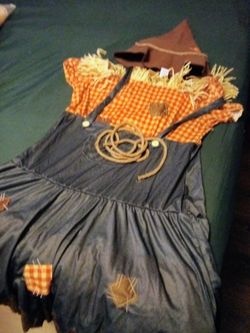 Scarecrow Halloween Costume with Hat and Rope