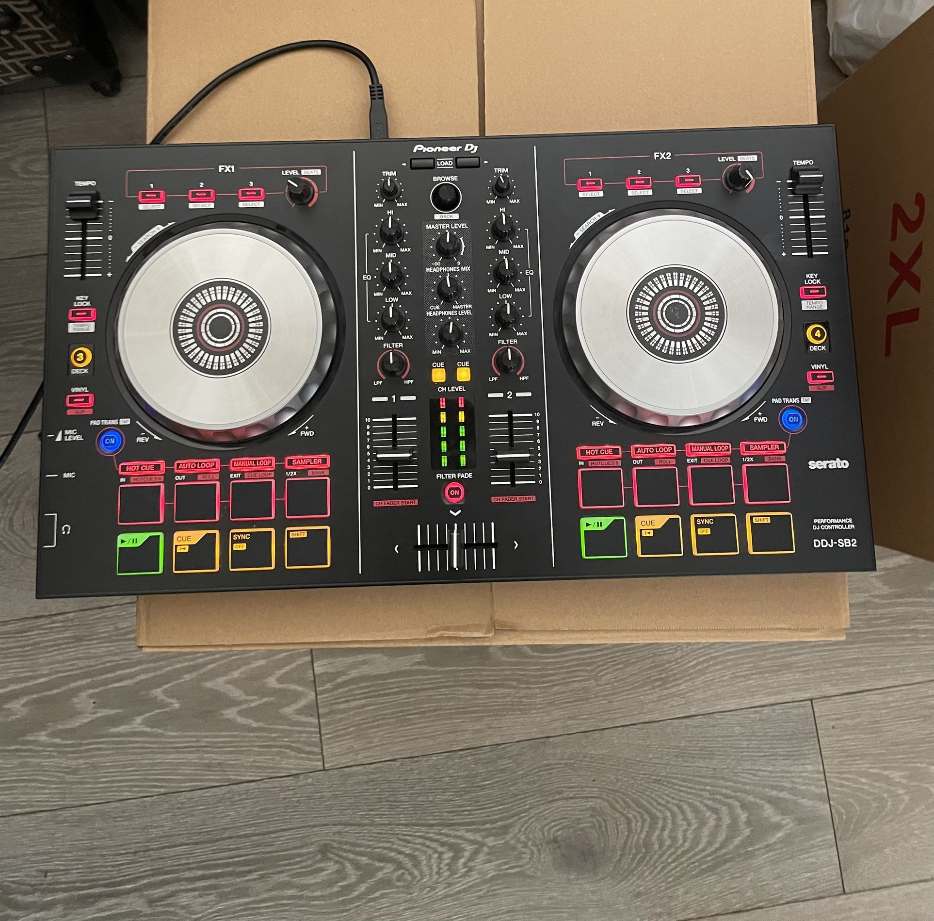 PIONEER DDJ SB2 DJ CONTROLLER LIKE NEW