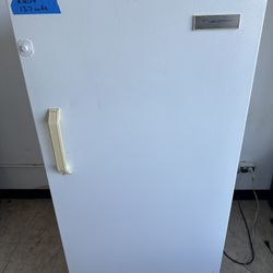 Frigidaire Upright Freezer 13.7 Cu Ft 