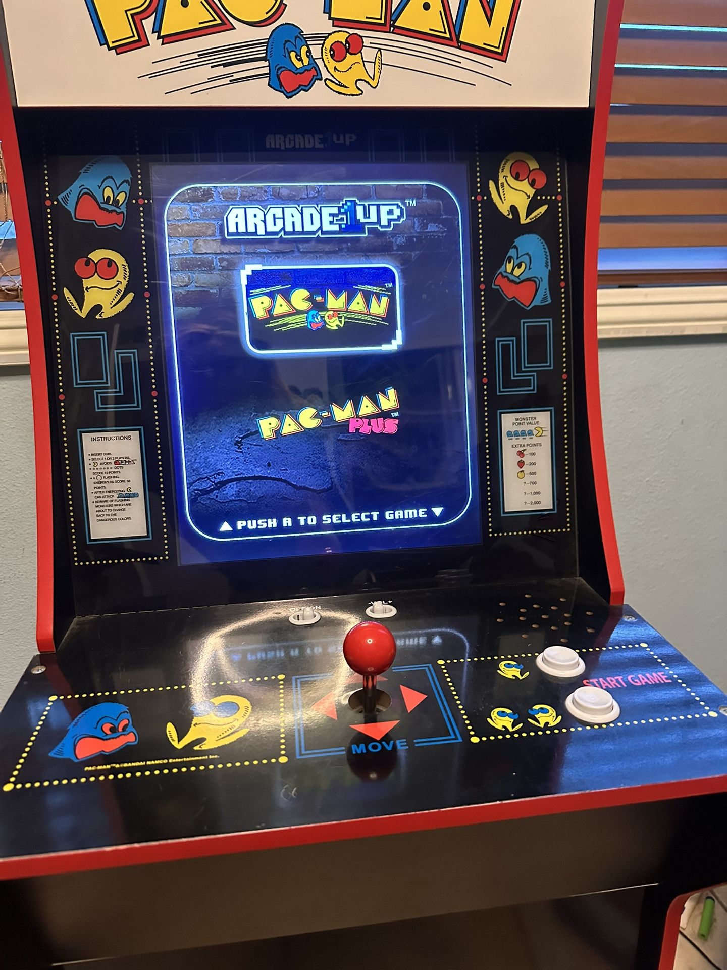 Pac-Man Arcade Game