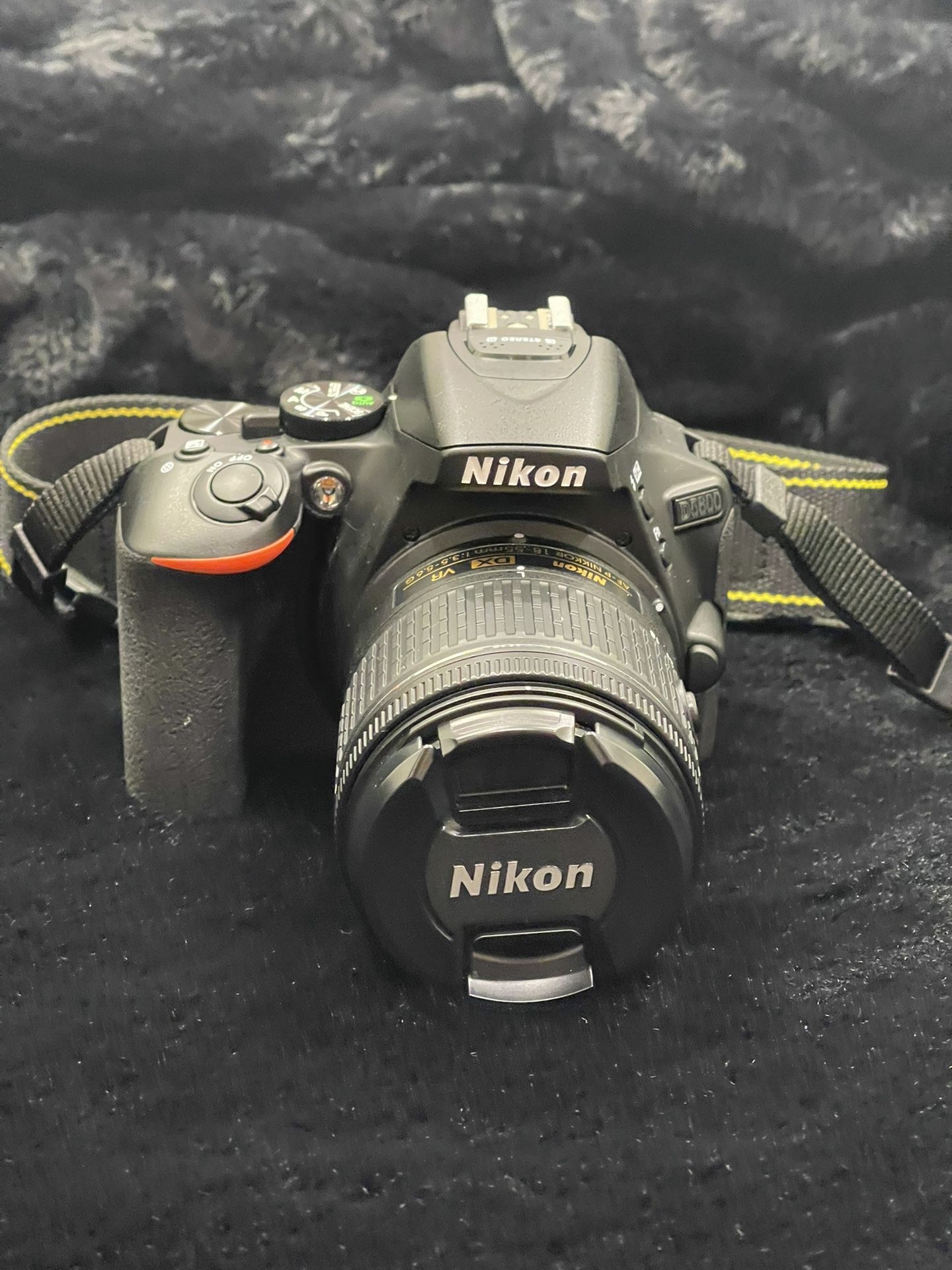 $450 📸 FOR SALE: Nikon D5600 DSLR Camera Bundle - I Originally Paid $1200