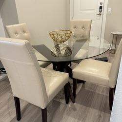 Dining table - All 4 Chairs !!! NEED GONE ASAP