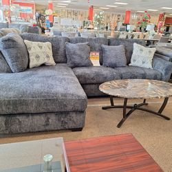 35504.... 2 Pc. Sectional 