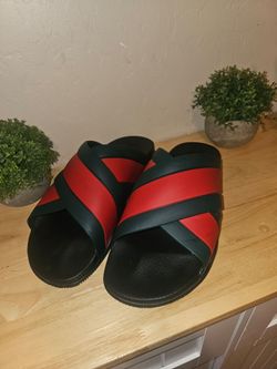 Men's criss cross sandals size 11 originales