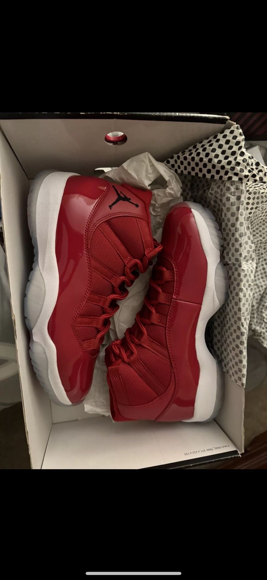 DS NEW JORDAN 11 WIN LIKE 96 SIZE 9.5 