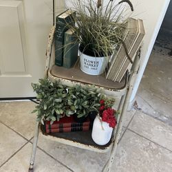 Antique Stepstool Farmhouse Vignette 