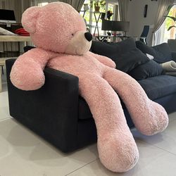 giant teddy bear