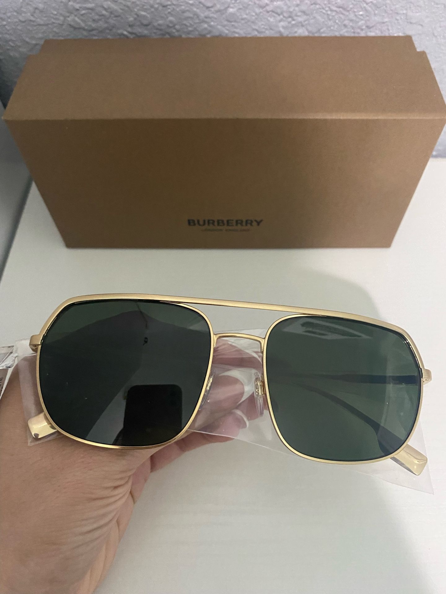 Burberry Sunglasses for Sale in Indianapolis, IN - OfferUp