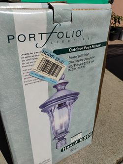 Post Lamp With Light bulbs