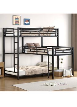 Triple bunk bed