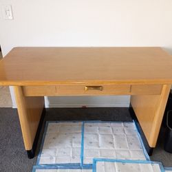 Nice antique desk one drawer