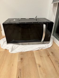 1.7 cu. ft. over-the-range microwave, 1000W.