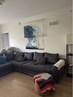 Couch / Sofá Gris Sofá Gris Moderno / Contemporary