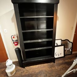 🖤 Tall Black Bookshelf – Sleek, Bold Storage Modern and dramatic!