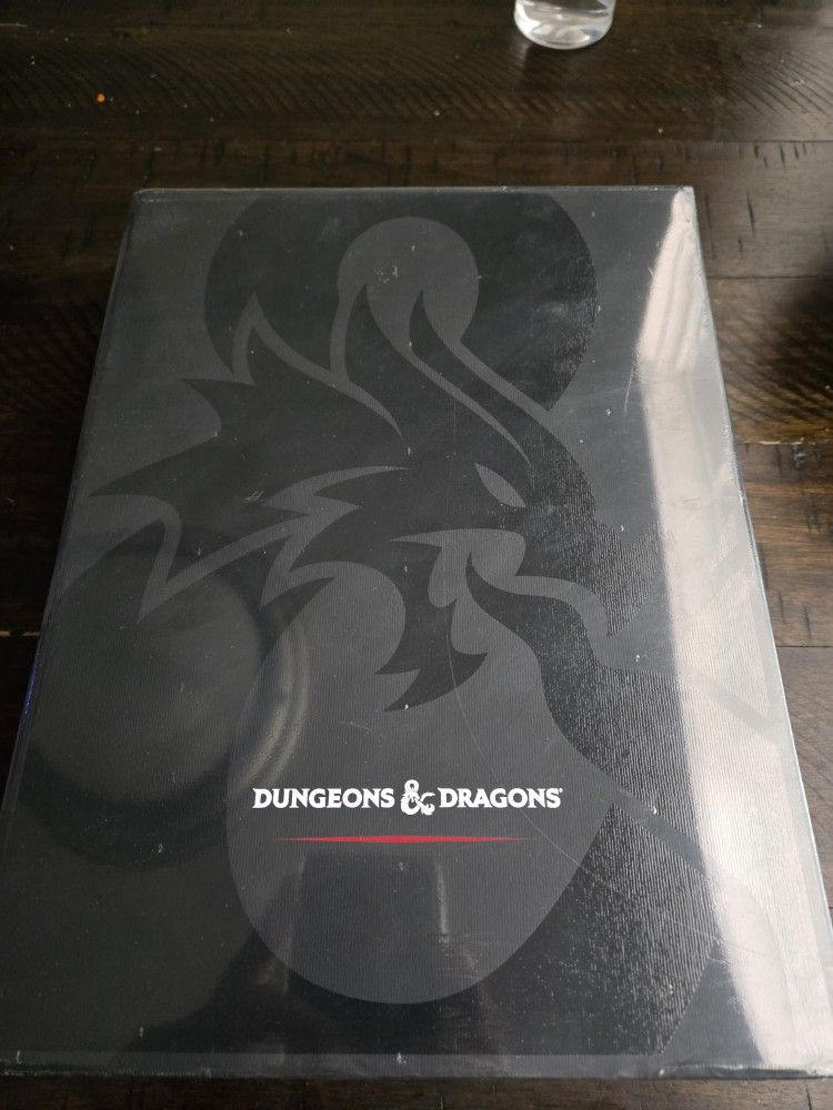 Dungeons And Dragons Set.  NEW
