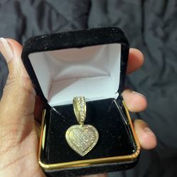 Real Diamond 10k Gold Heart Pendant 