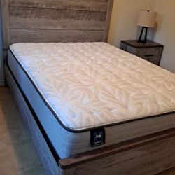 Queen Bed Frame. (Mattress Not Included)