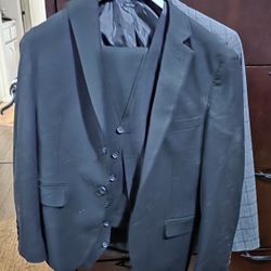 Black J. M. Haggar Ultra Slim Suit 38S With 32x30 Pants Like New
