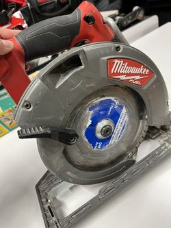 Milwaukee M18 Fuel Brushless 7 1/4 Skill Saw