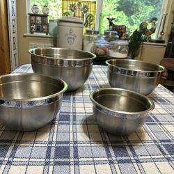 Kirkland Signiture Series Professional Mixing Bowl Set