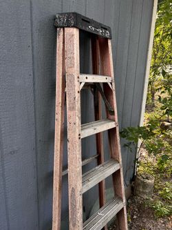 Werner 6’ Fiberglass Ladder