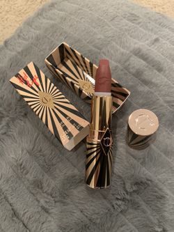 Charlotte Tilbury hot lips viva la vergara