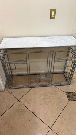 Marble side table, excellent condition, with the metal legs, silver