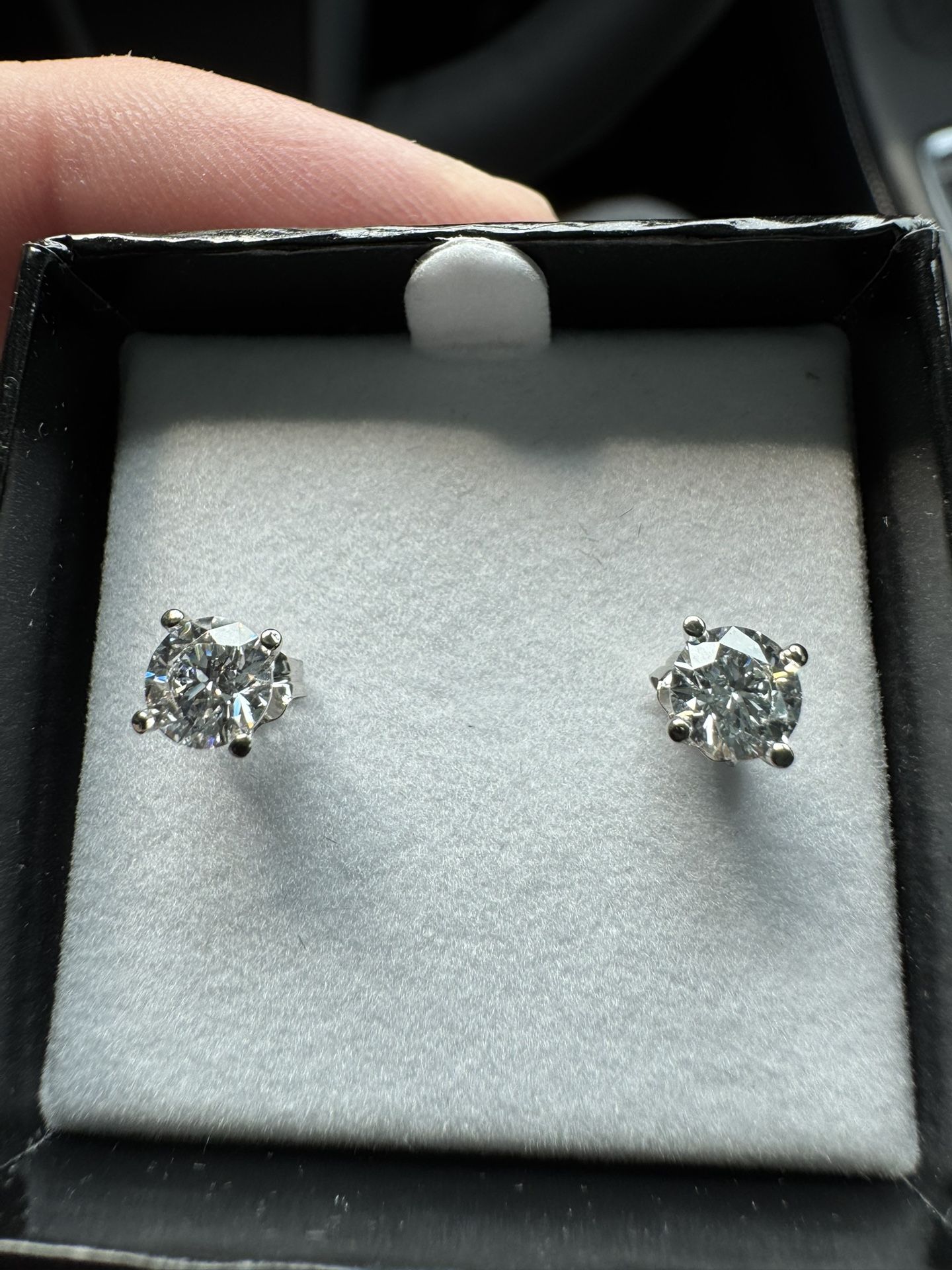 14k White Gold IGI CERTIFIED 1 CTW  Internally Flawless, D Color, Ideal Cut Lab Grown