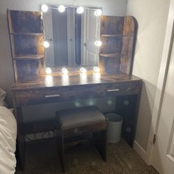 Vanity With Lights And Stool