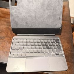 Magic Keyboard iPad Pro 11”