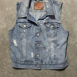 Vintage Levi’s vest from the 90s