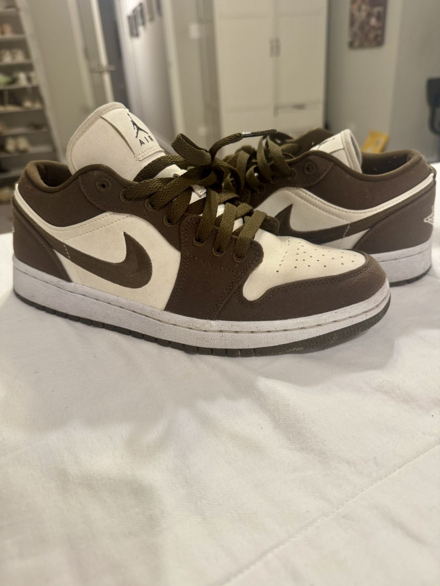 Nike Air Jordan 1 Low Light Olive White Retro Sneaker DV0426-301