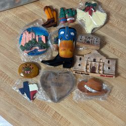 Box Of Texas Themed Magnets And Souvenirs, San Antonio The Alamo Cowboy Boots